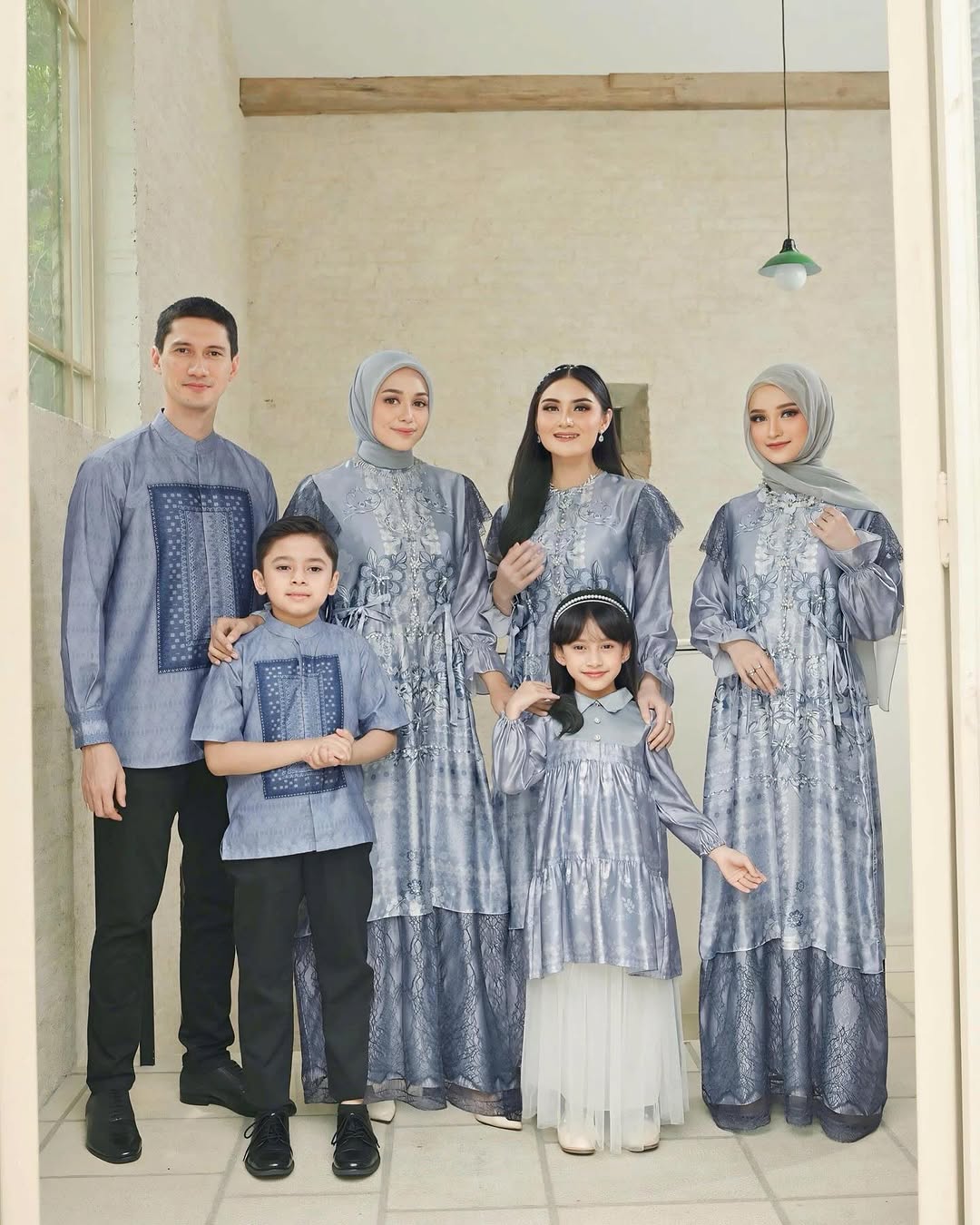 CAMELIA RAYA ROYALBLUE