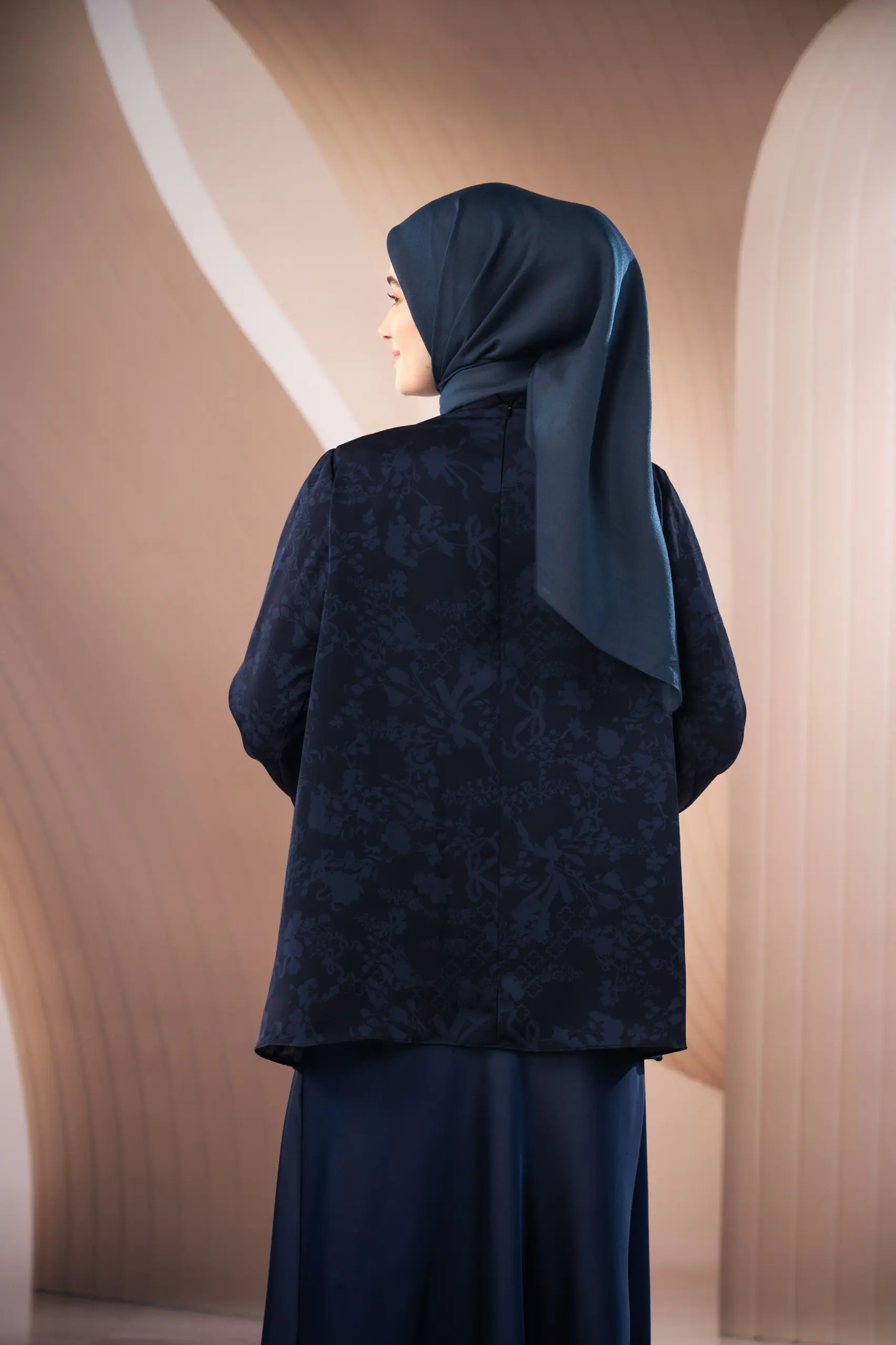 SAMAMU BLOUSE MIDNIGHT - Gambar 3