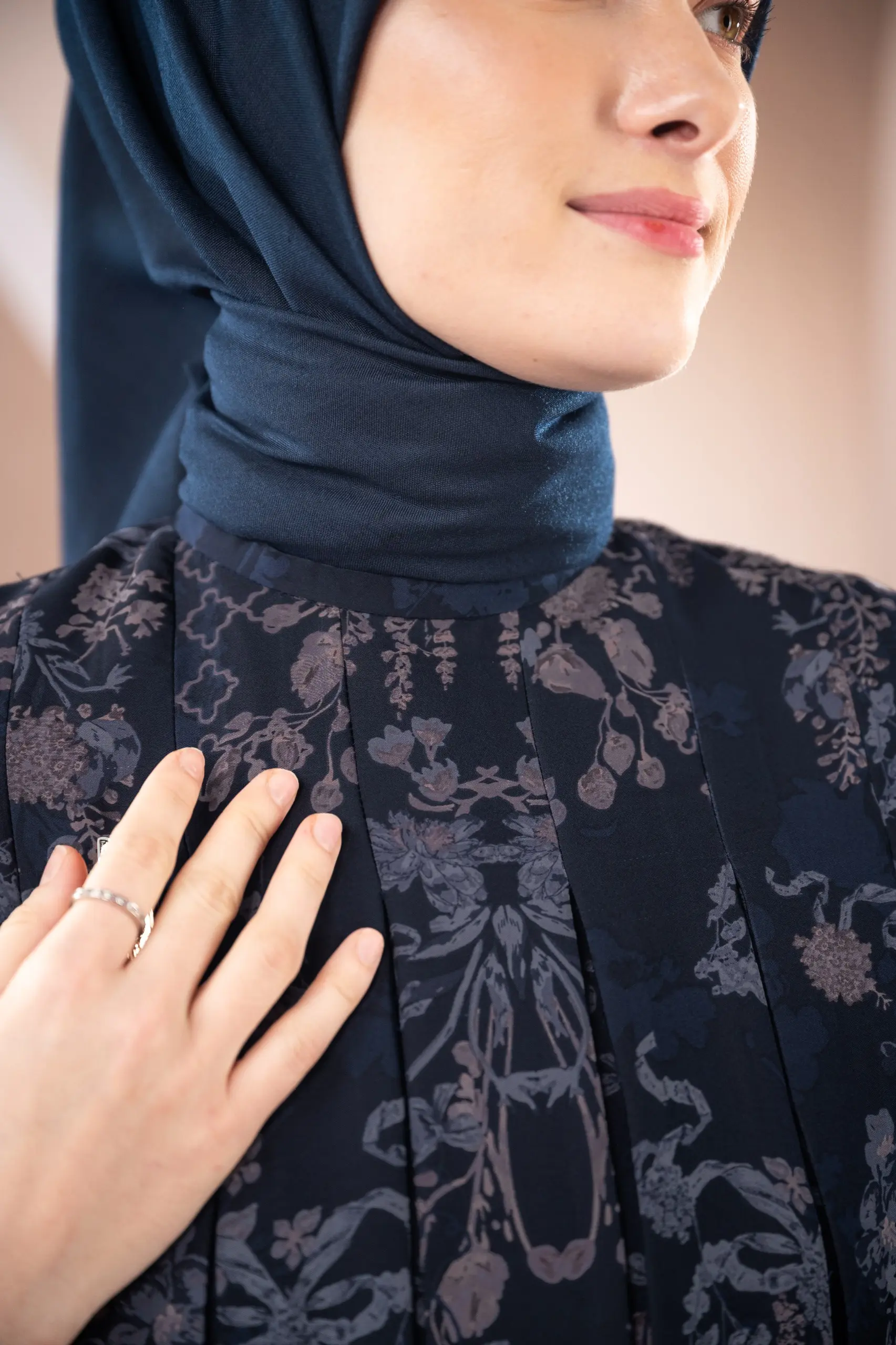 SAMAMU BLOUSE MIDNIGHT - Gambar 4
