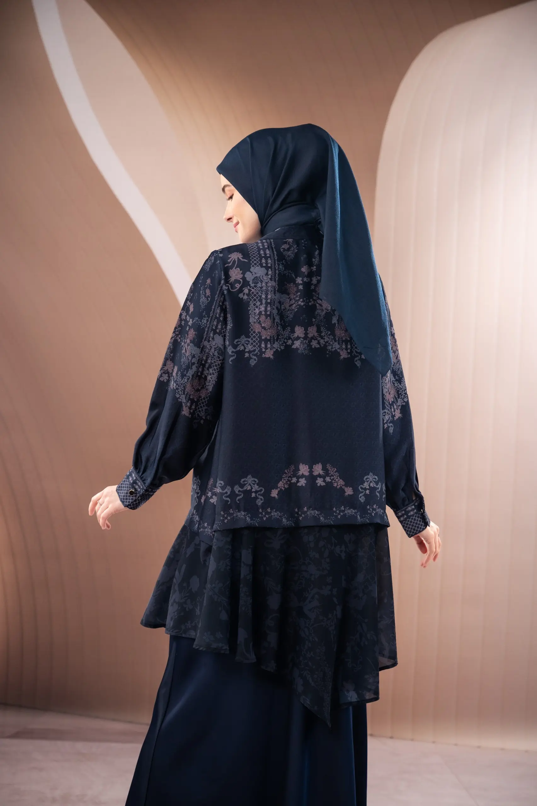 SAMAMU ASYMMETRIC TUNIC MIDNIGHT - Gambar 4