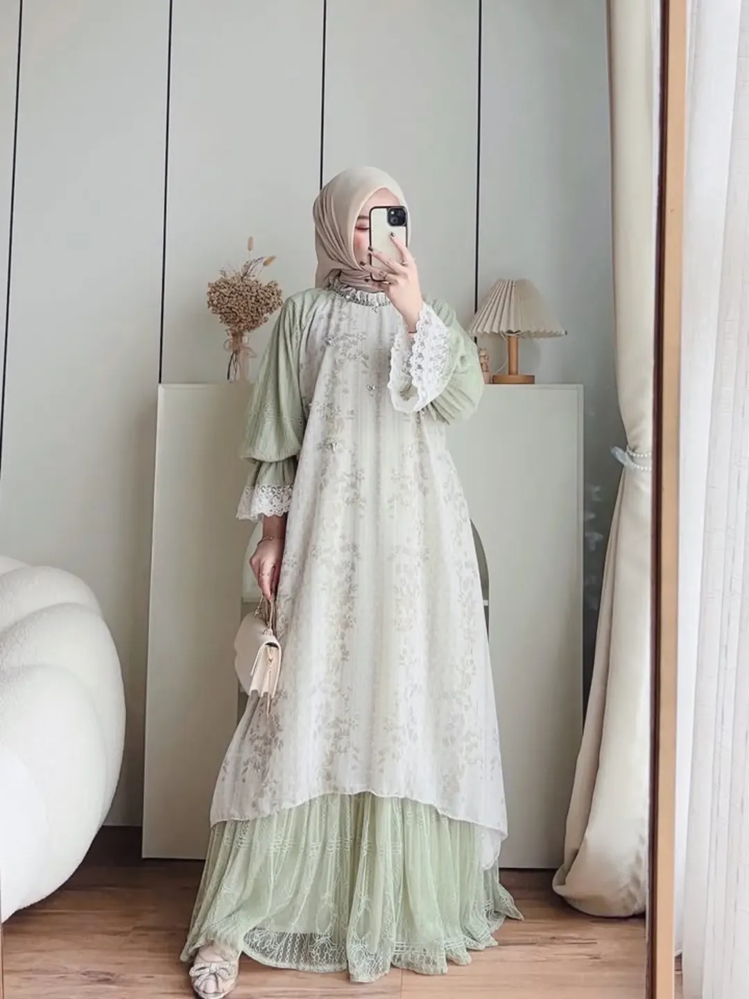 Sarah Beads Chantily Maxi on Sage - Gambar 2